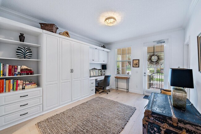 Building Photo - 238 Soriano Dr