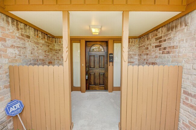 Building Photo - 5403 Clift Haven Dr