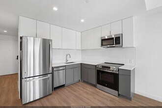 Building Photo - 179 Academy St
