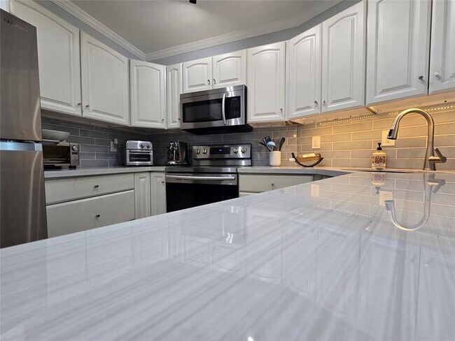 Foto del edificio - 900 River Reach Dr