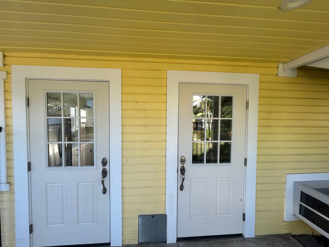 Entrance - 408 W 2nd St