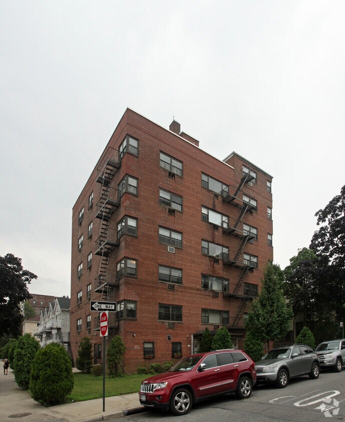 Primary Photo - 170-40 Henley Rd