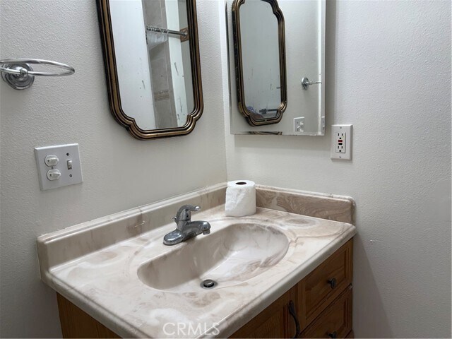 Foto del edificio - 24609 Cypress St