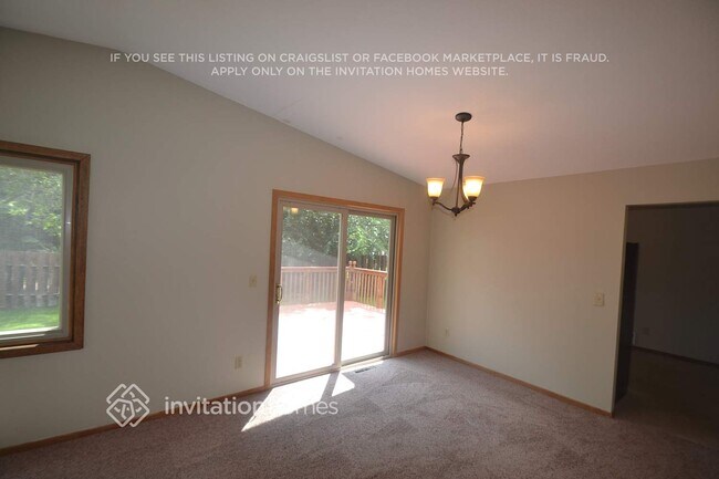 Foto del edificio - 7818 Hampshire Cir N