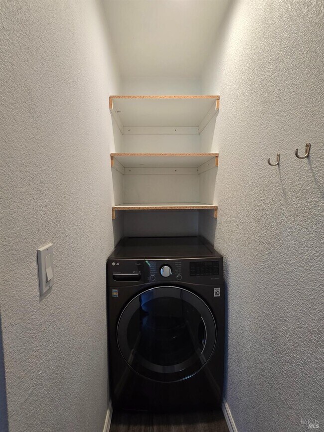 Foto del edificio - 480 Meadowview Dr