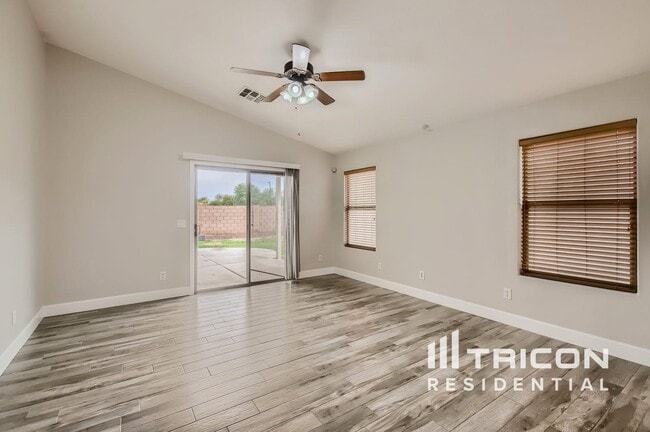 Foto del edificio - 2191 S 160th Ln