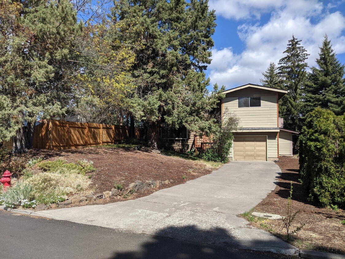 Primary Photo - 3024 NE Waller Dr