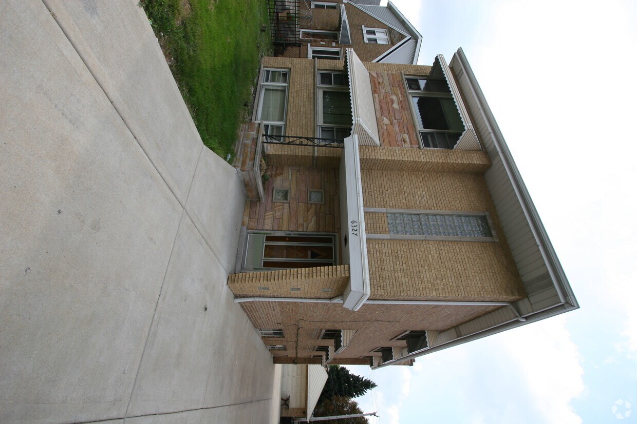 63256327 W Devon Ave, Chicago, IL 60646 Apartments in Chicago, IL