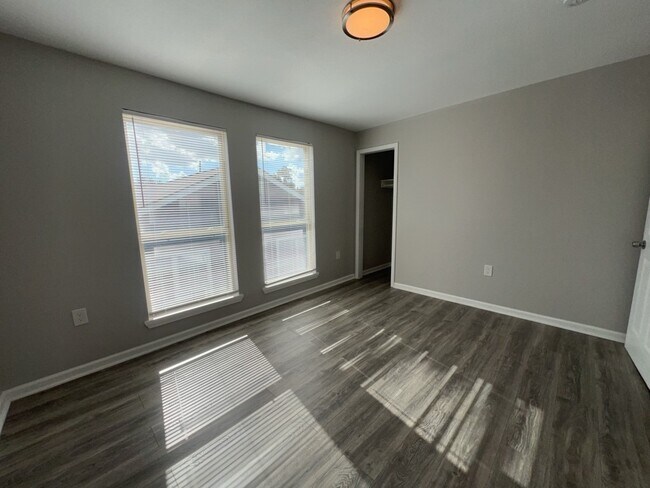 Foto del edificio - 6915 Avenue L