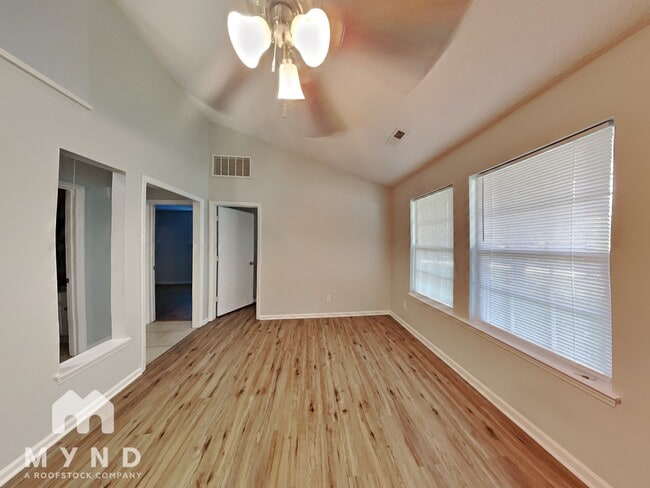 Building Photo - 9625 Farmridge Ln