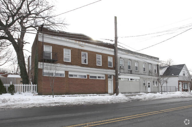 Building Photo - 114 Woodbridge Ave