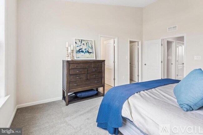 Foto del edificio - 211 Spring Bank Ave