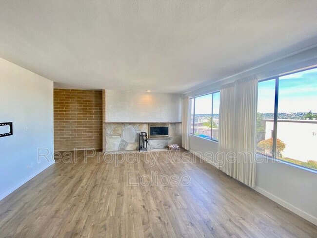 Foto del edificio - 3604 26th Pl W