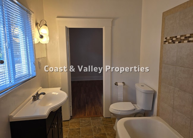 Building Photo - King City home for RENT!!!