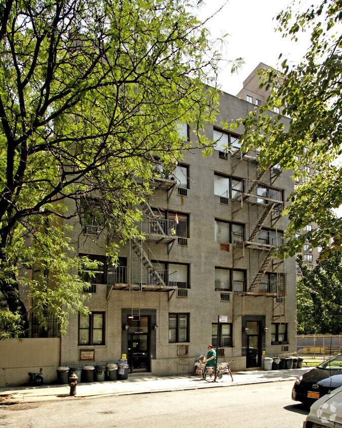 Building Photo - 319 E 25th St