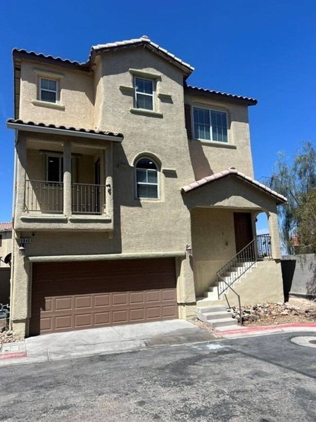 Building Photo - 6940 Canary Ivy Way