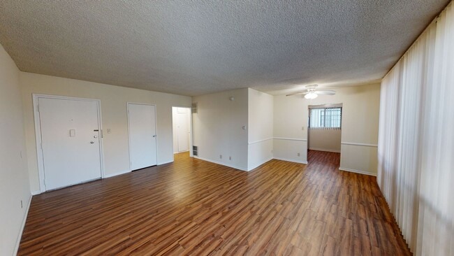 Interior Photo - 825 S. WINDSOR