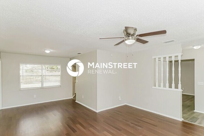 Building Photo - 3 Bedroom Pet-Friendly Home in Lutz, FL wi...