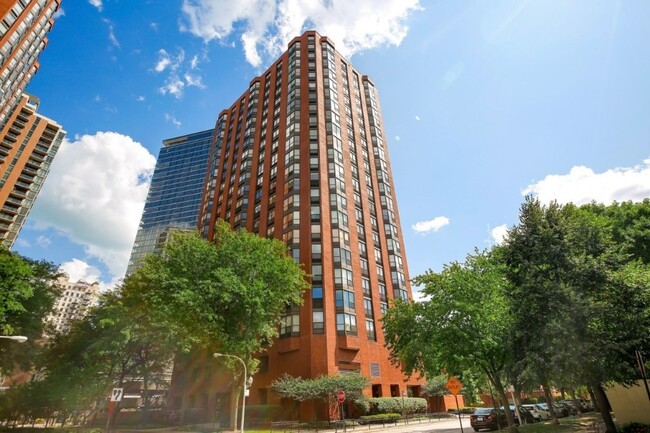 Building Photo - Rent in Dearborn Park II in the South Loop...