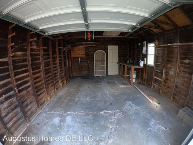 Building Photo - 3 br, 2 bath House - 2428 Oakshire