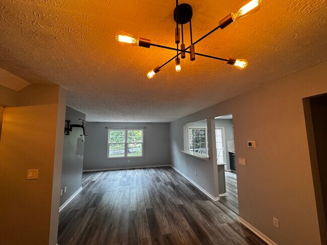 Building Photo - 868 Tollis Pky