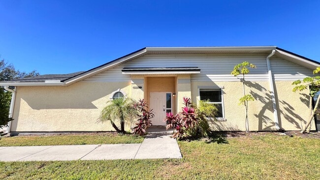 Foto del edificio - Available December 4th! Great END Unit 3 B...