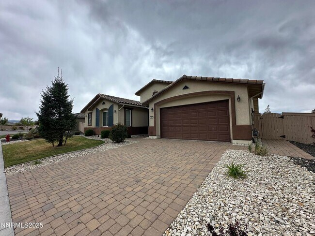 Foto del edificio - Immaculate Toll Brothers home