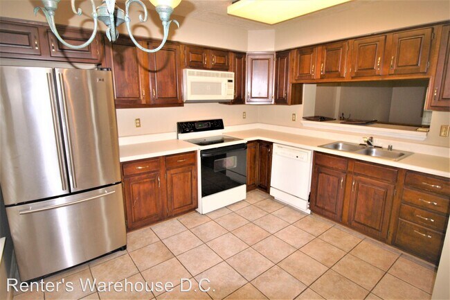 Building Photo - 3 br, 2.5 bath House - 20548 Lowfield Dr