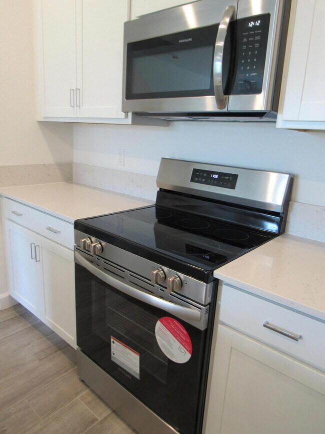 Foto del edificio - 4332 Pond Lily Ln