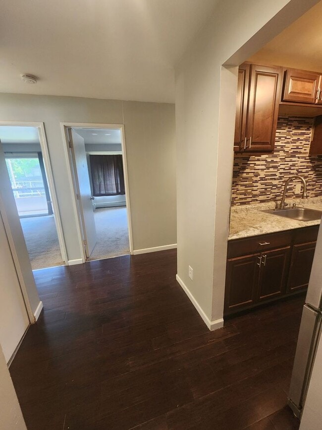 Foto del edificio - Two Bedroom Available near EMU!