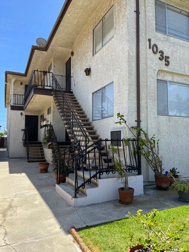 Foto del edificio - 1035 W 23rd St