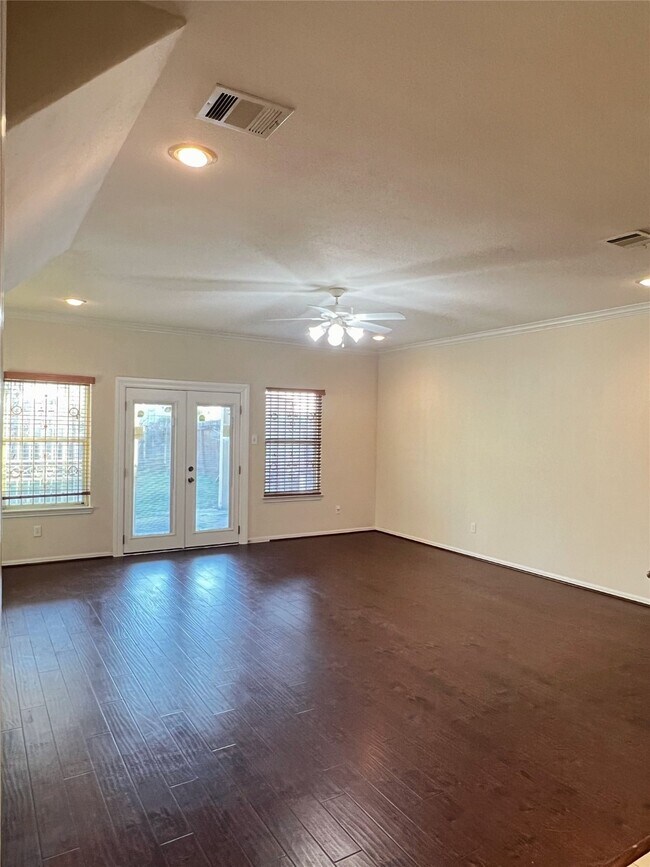 Building Photo - 12121 Dashwood Dr