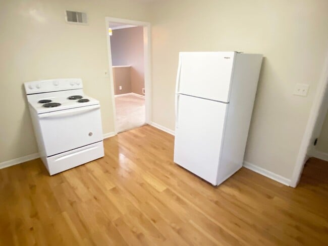 Foto del edificio - 2-Bedroom 1 Bath Ranch Style Home Near GD ...