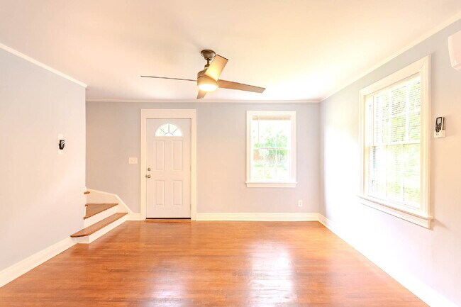 Foto del edificio - Fantastic 2 Bed, 1 Bath. Walk to MTSU! Uti...