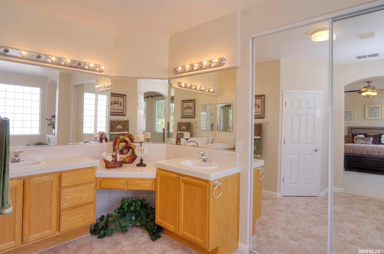 Primary Photo - Wonderful Two Story Single House with Gorg...