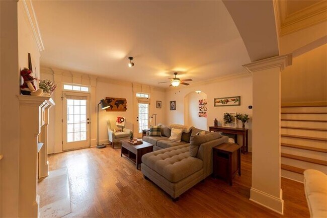 Building Photo - 715 Neel Reid Dr