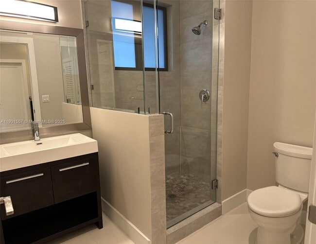 Building Photo - 824 SW 74th Ct