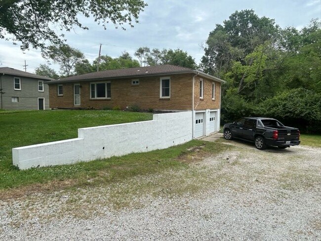 Foto del edificio - ASK about the MOVE IN SPECIAL! NO DEPOSIT!...