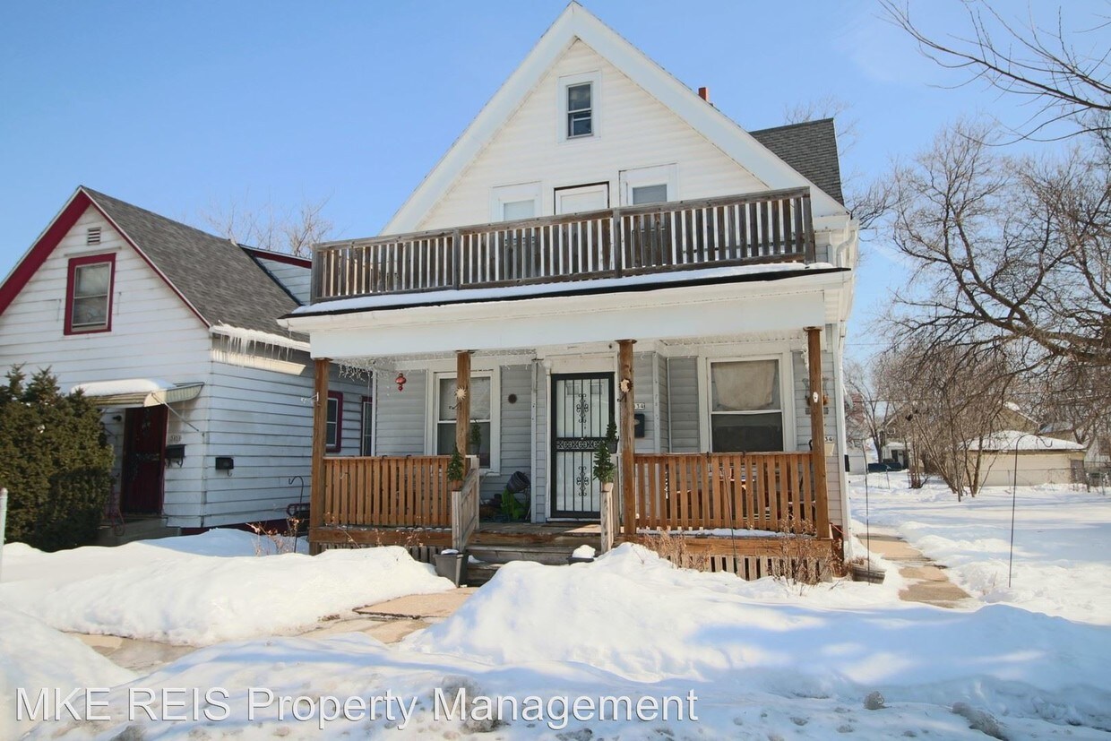 Foto principal - 3834 N Port Washington Rd