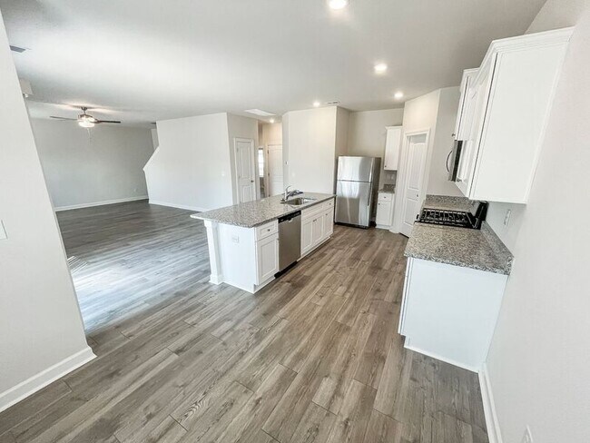 Building Photo - 2332 Valverde Way