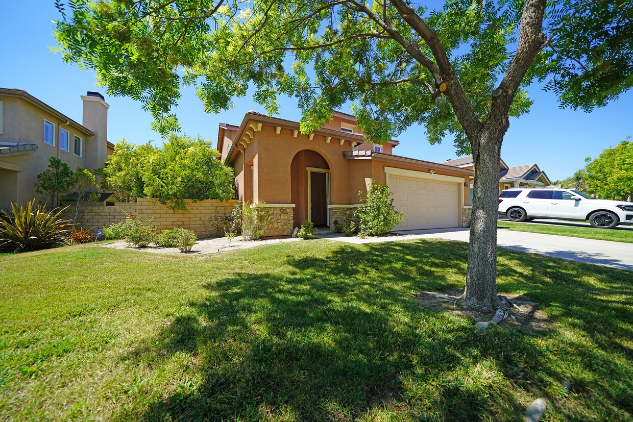 Primary Photo - 28321 Maitland Ln