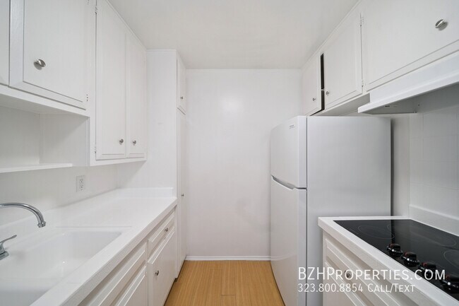 Foto del edificio - 7030 Lanewood Ave