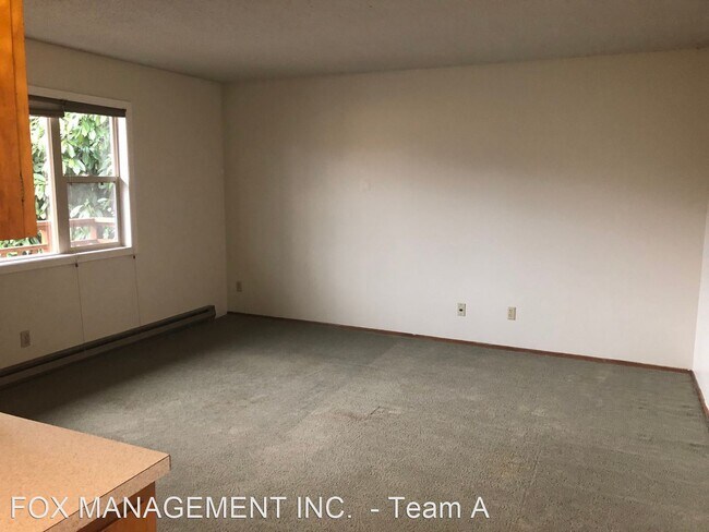 Building Photo - 5618 N Greeley Ave