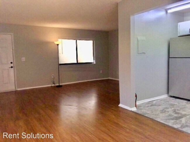 Foto del edificio - 1 br, 1.5 bath House - 11805 Raintree Lake...