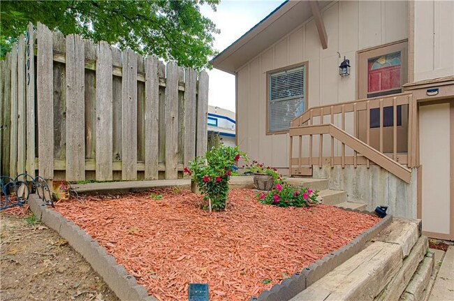 Building Photo - 9009 E 85th Terrace