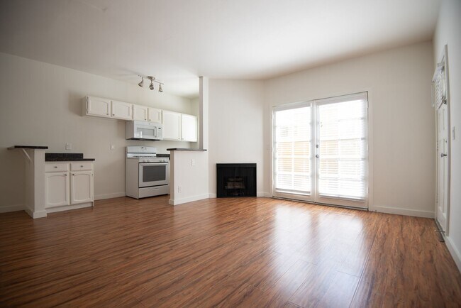 Foto del edificio - 5744 Colfax Ave