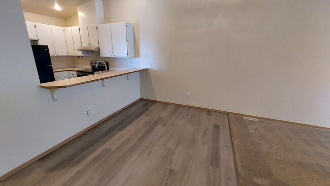 Building Photo - 6810-CDilgard