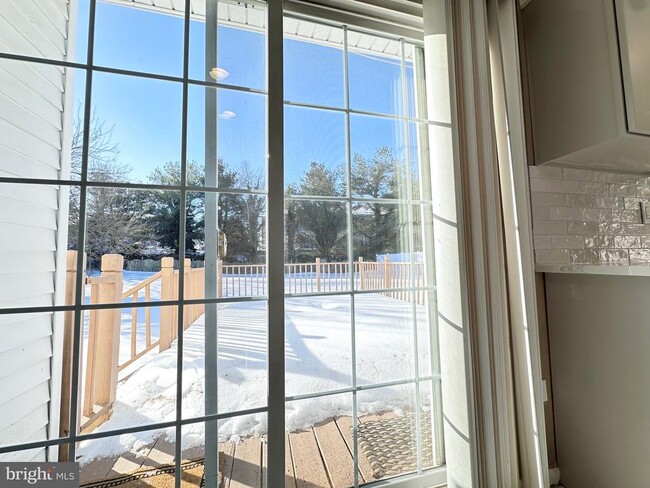 Building Photo - 2 W High Ridge Rd