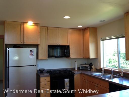 Building Photo - 1405 Pelican Ct
