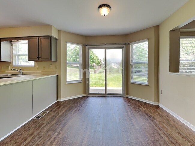 Foto del edificio - 6340 Deermeade Dr